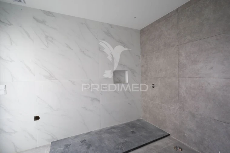 Moradia T5 para Venda em Nossa Sra de Fatima Foto 12