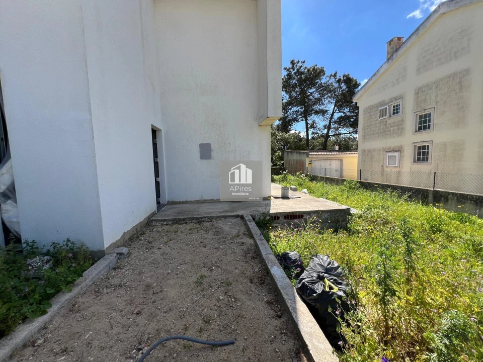 Moradia T2 para Venda em Charneca de Caparica e Sobreda Foto 38