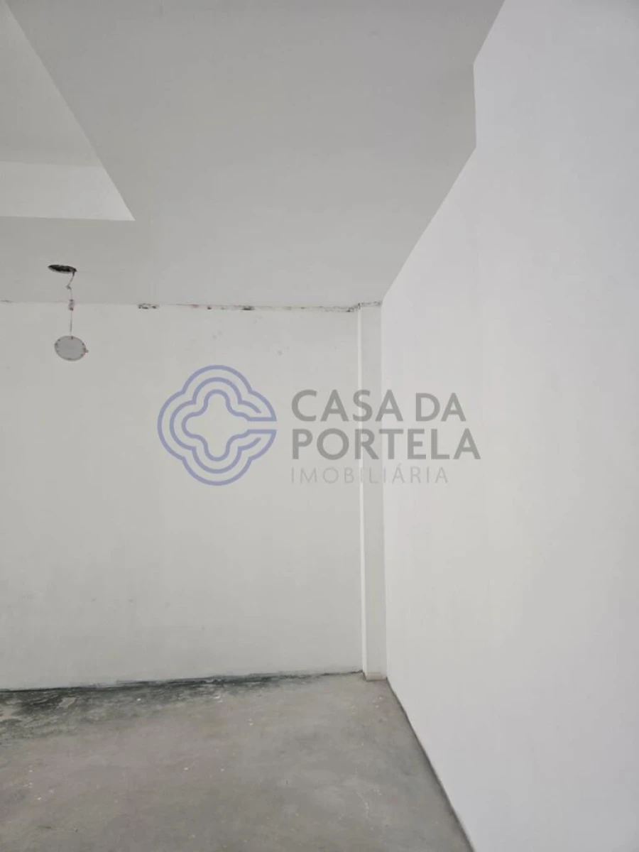 Loja para Arrendamento em Espinho Foto 18