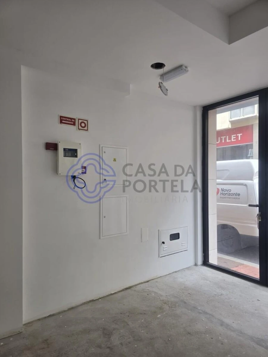 Loja para Arrendamento em Espinho Foto 14