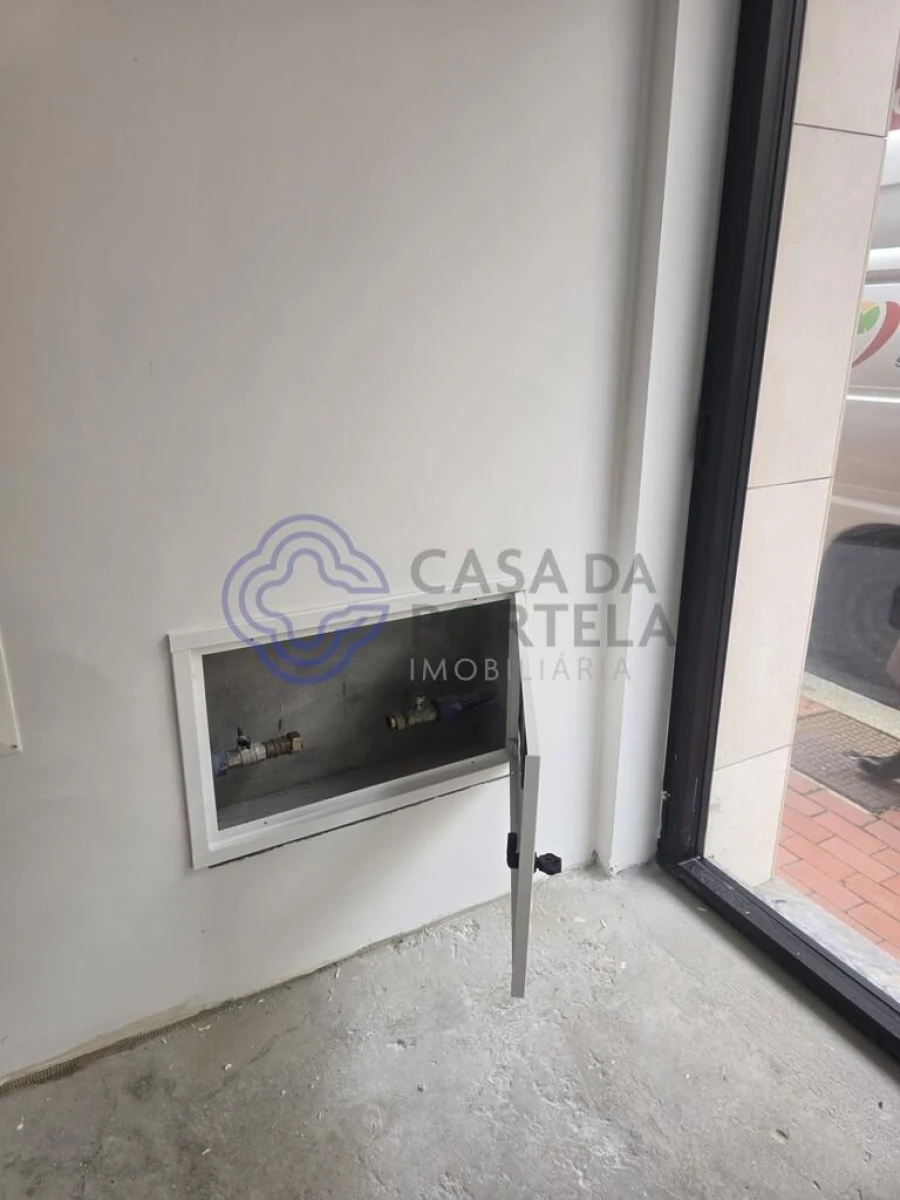 Loja para Arrendamento em Espinho Foto 4