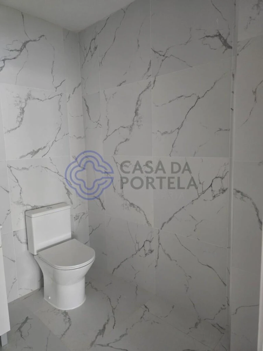 Loja para Arrendamento em Espinho Foto 15