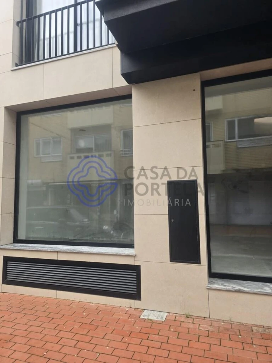 Loja para Arrendamento em Espinho Foto 32
