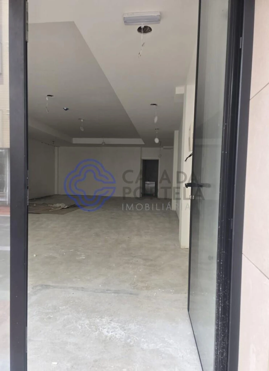 Loja para Arrendamento em Espinho Foto 3