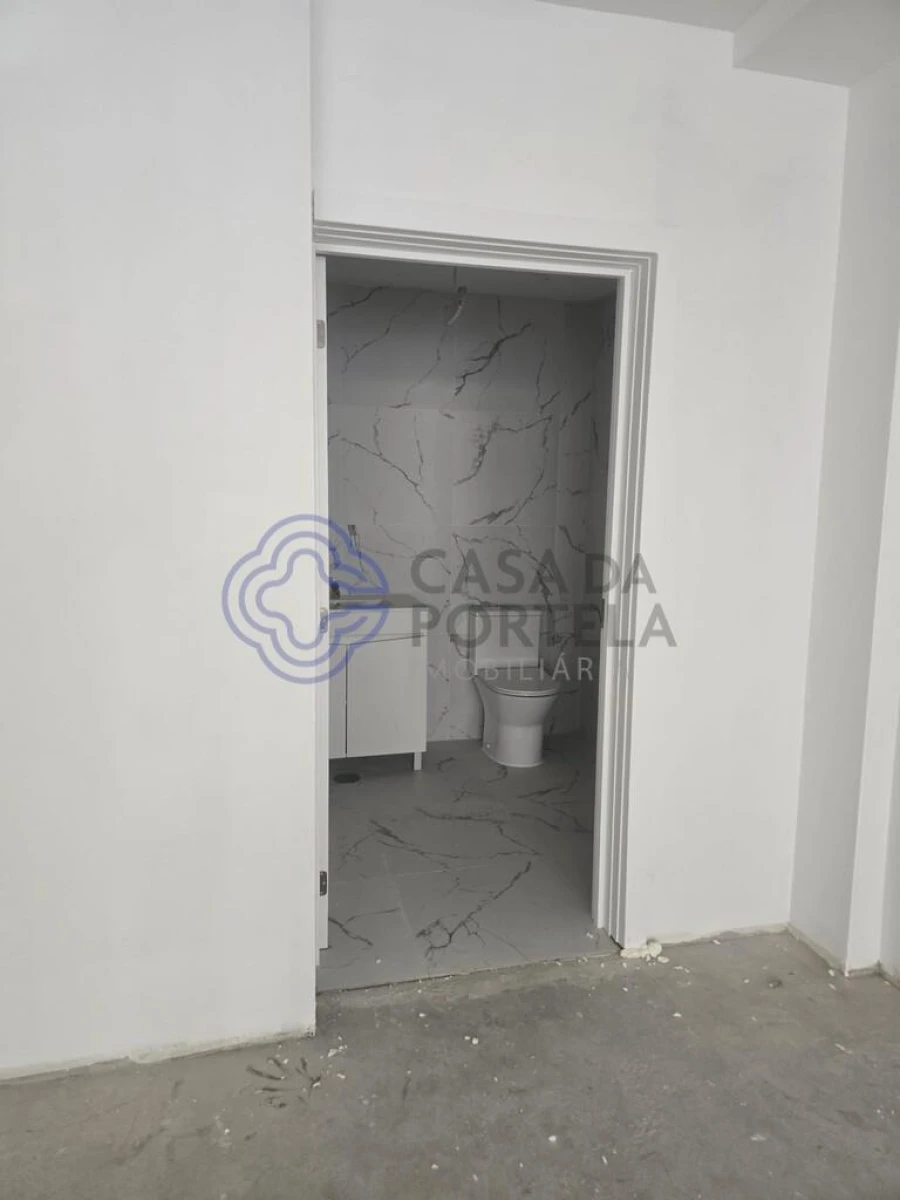 Loja para Arrendamento em Espinho Foto 23