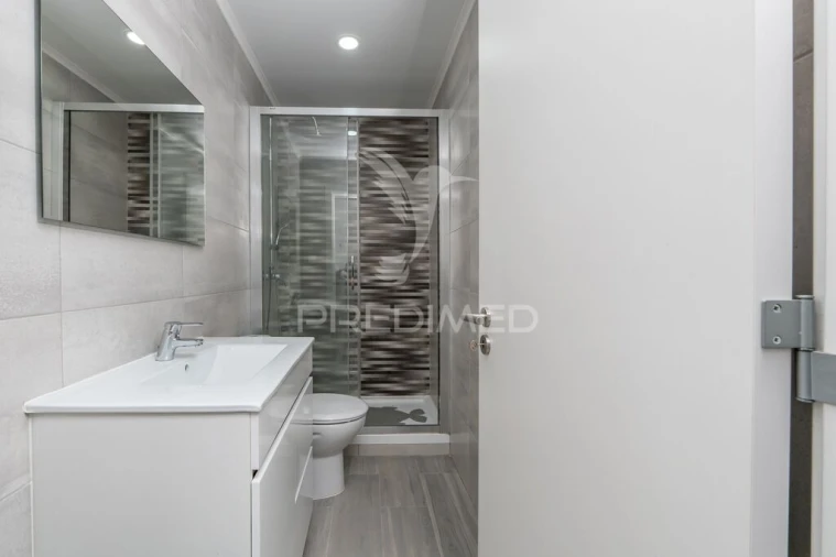 Moradia T4 para Venda em Santo Quintino Foto 15