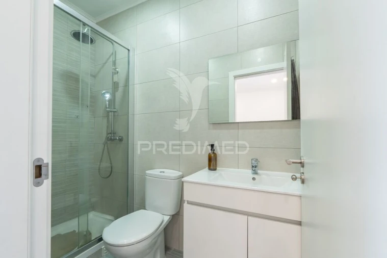 Moradia T4 para Venda em Santo Quintino Foto 16