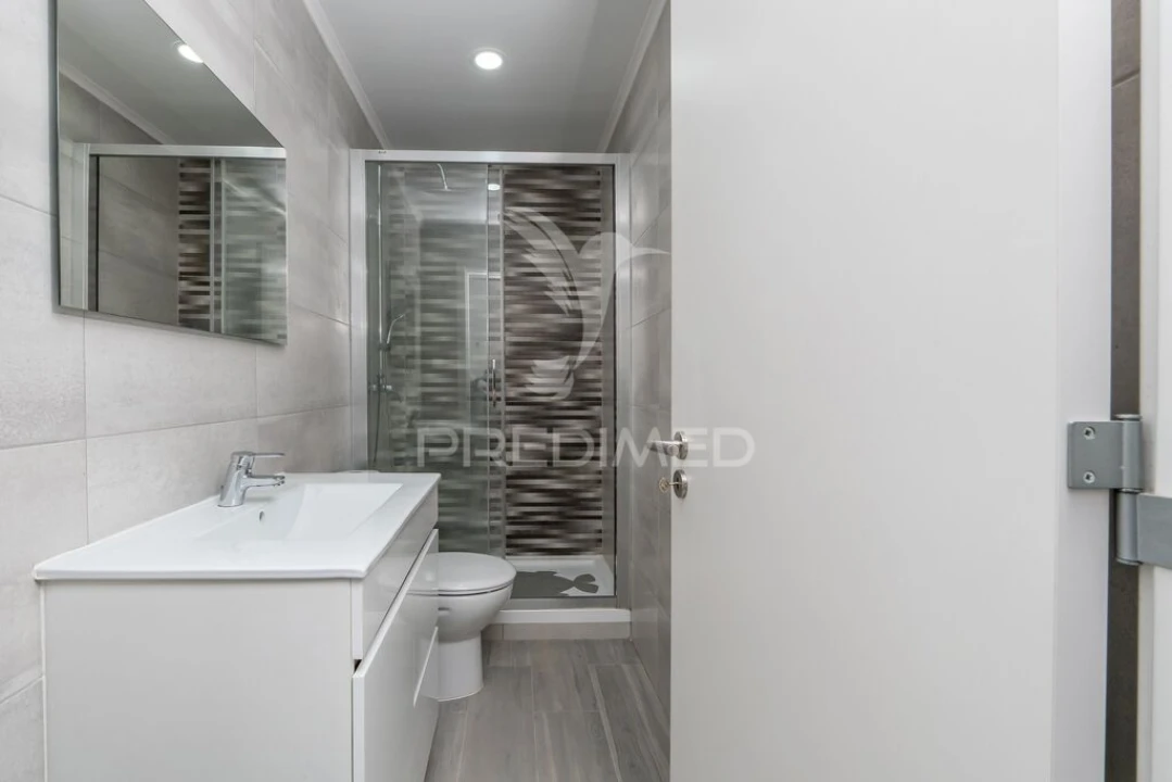 Moradia T4 para Venda em Santo Quintino Foto 15