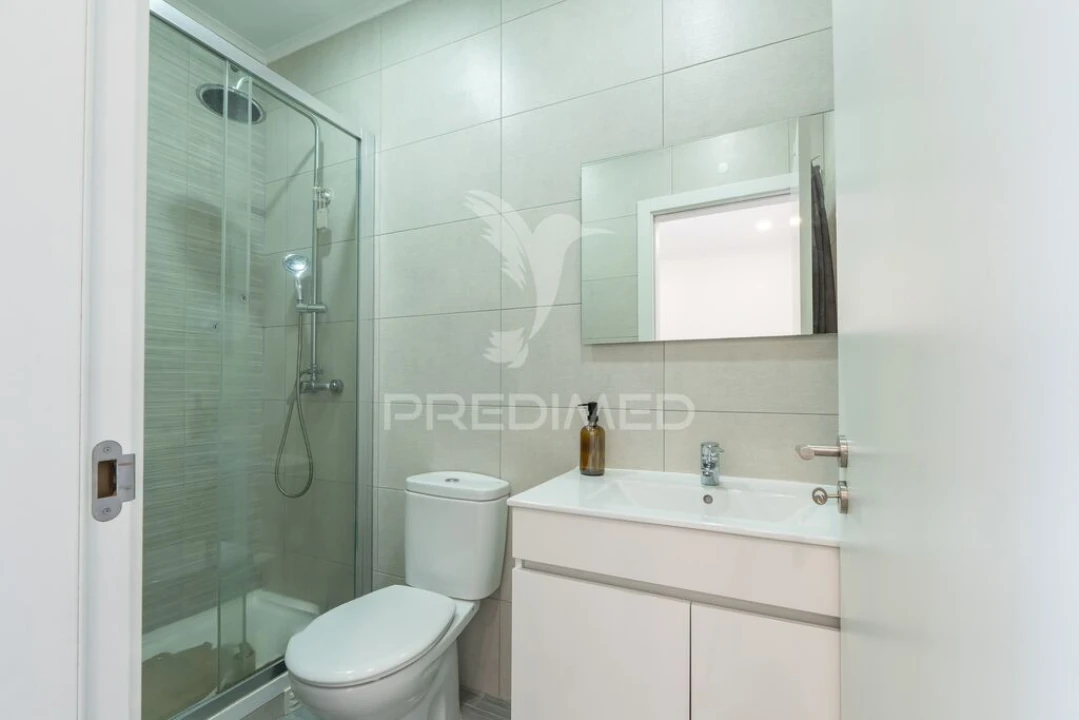 Moradia T4 para Venda em Santo Quintino Foto 16