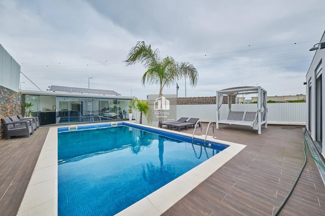 Moradia T3 para Venda em Charneca de Caparica e Sobreda Foto 1