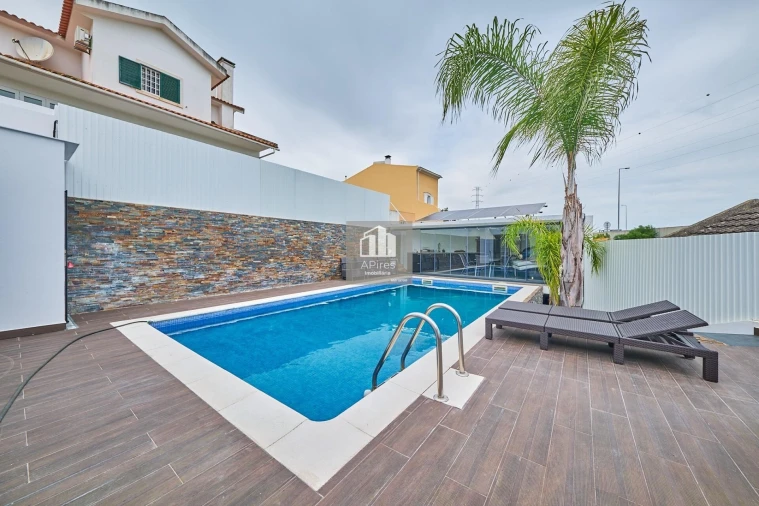 Moradia T3 para Venda em Charneca de Caparica e Sobreda Foto 2