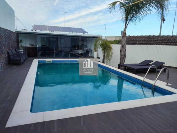 Moradia T3 para Venda em Charneca de Caparica e Sobreda Foto 3