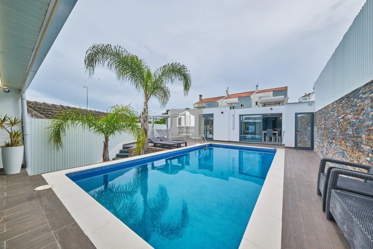 Moradia T3 para Venda em Charneca de Caparica e Sobreda Foto 4