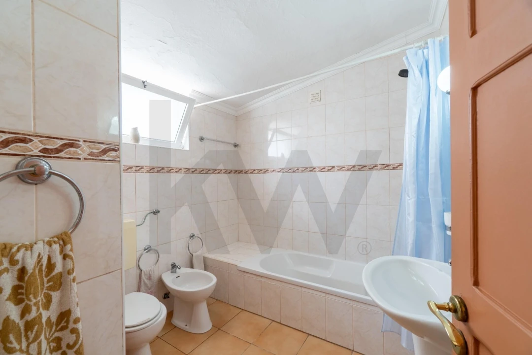 Moradia T4 para Venda em Lagos (São Sebastião e Santa Maria) Foto 17