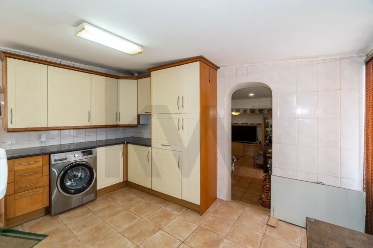 Moradia T4 para Venda em Lagos (São Sebastião e Santa Maria) Foto 9