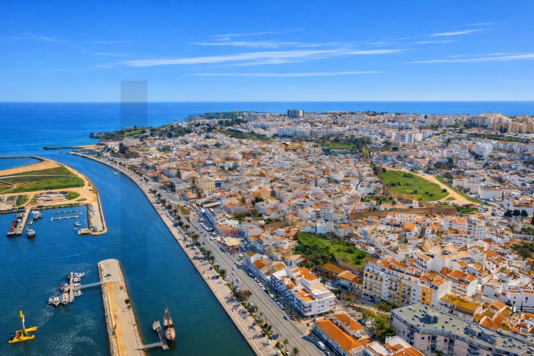 Moradia T4 para Venda em Lagos (São Sebastião e Santa Maria) Foto 41