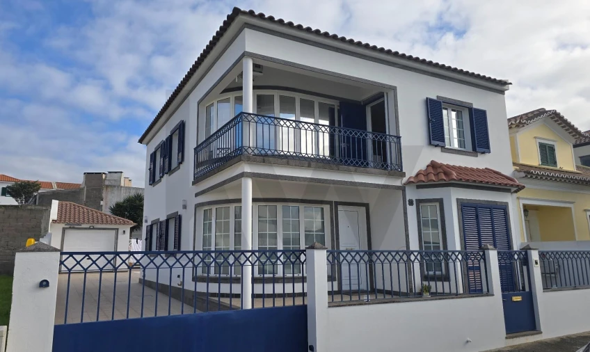 Moradia T4 para Venda em Ribeira Grande (Conceição)