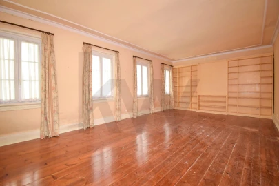 Apartamento T5 para Venda em Misericórdia