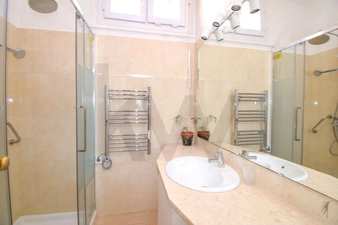 Apartamento T5 para Venda em Misericórdia Foto 23