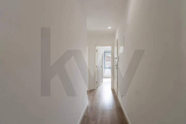 Apartamento T3 para Venda em Alfragide Foto 14