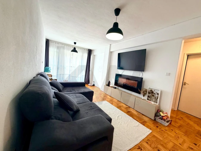 Apartamento T3 para Venda em São Domingos de Benfica Foto 2