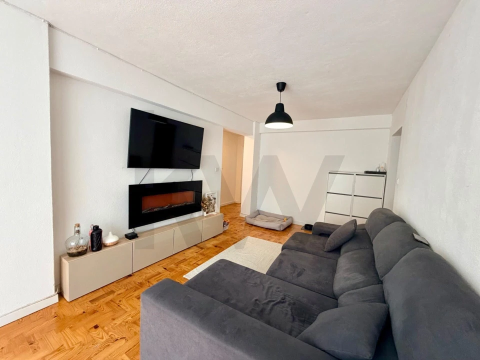 Apartamento T3 para Venda em São Domingos de Benfica Foto 3