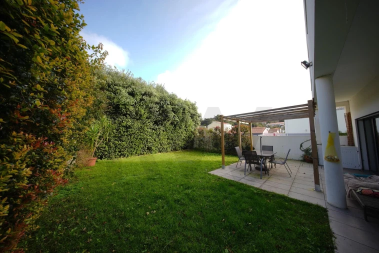 Moradia T3 para Venda em Colares Foto 36