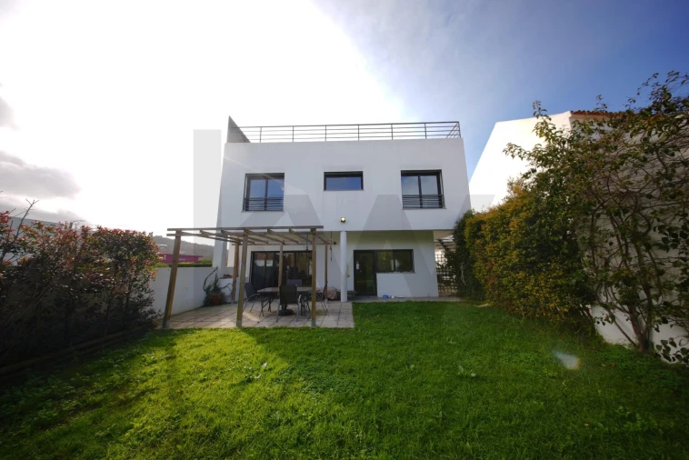 Moradia T3 para Venda em Colares Foto 35