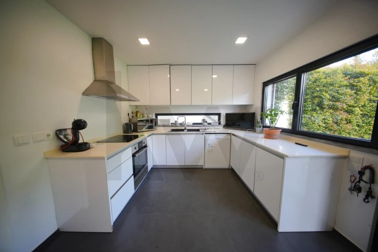 Moradia T3 para Venda em Colares Foto 13