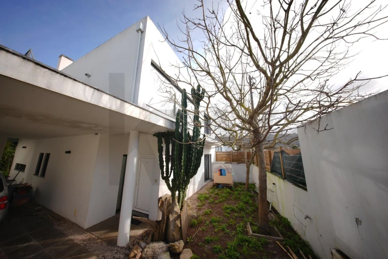 Moradia T3 para Venda em Colares Foto 44