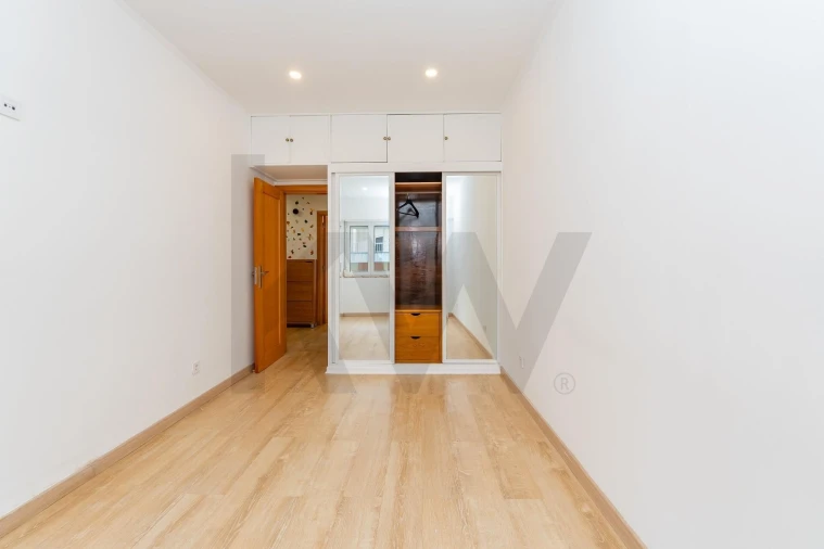 Apartamento T2 para Venda em Póvoa de Santa Iria e Forte da Casa Foto 16