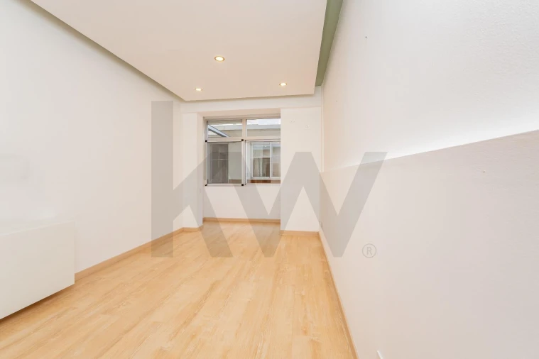 Apartamento T2 para Venda em Póvoa de Santa Iria e Forte da Casa Foto 4