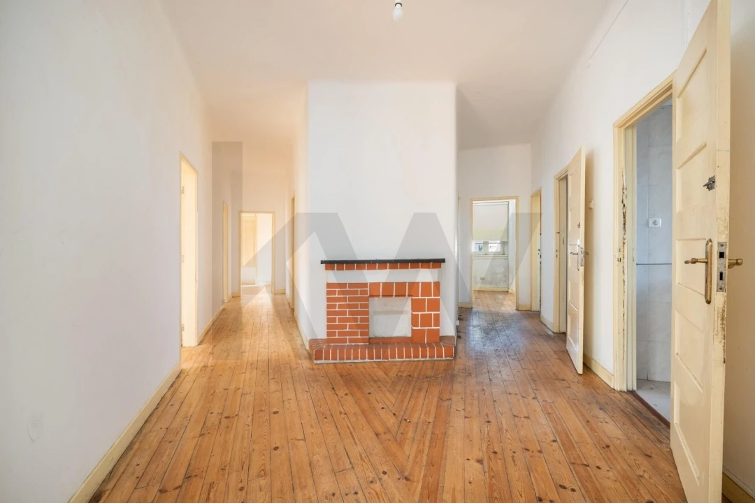 Apartamento T6 para Venda em Santo Antonio dos Olivais Foto 11