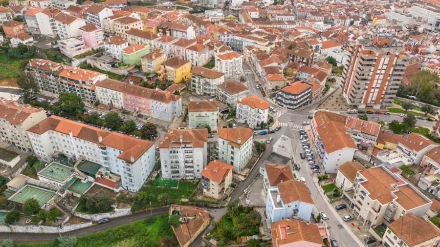 Apartamento T6 para Venda em Santo Antonio dos Olivais Foto 6