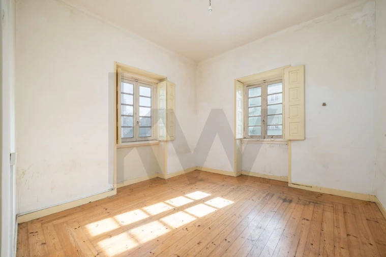 Apartamento T6 para Venda em Santo Antonio dos Olivais Foto 12