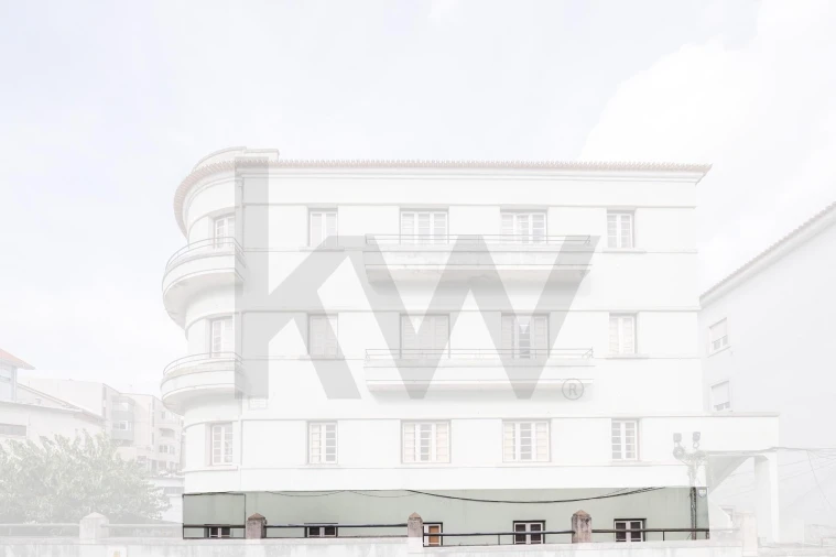 Apartamento T6 para Venda em Santo Antonio dos Olivais