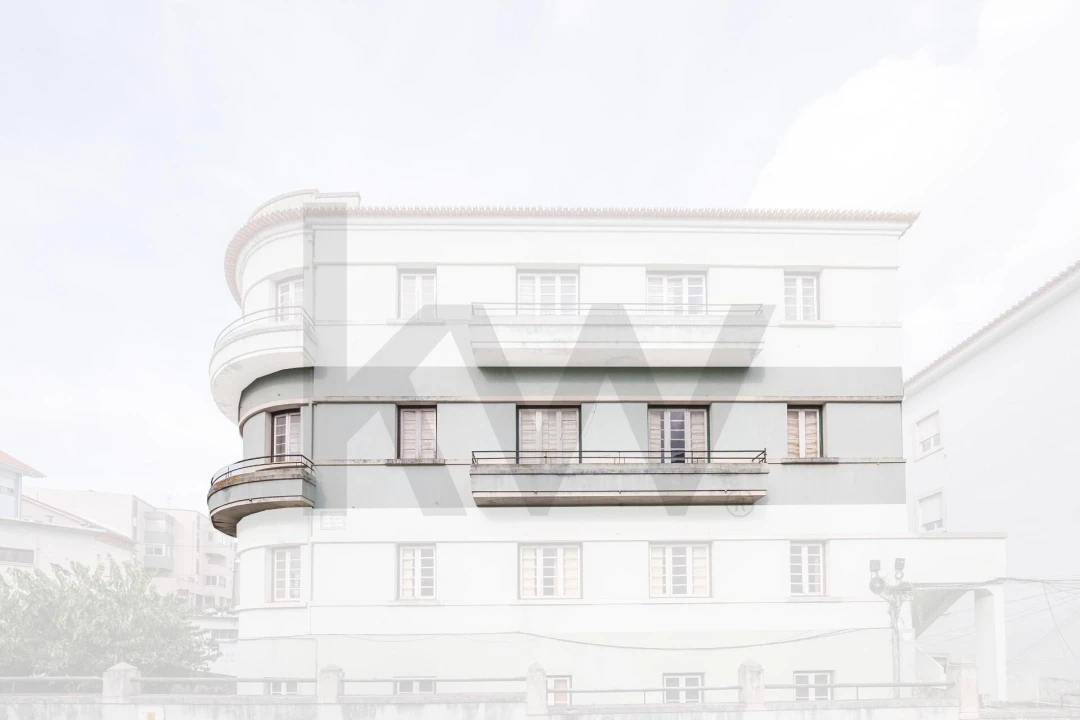 Apartamento T5 para Venda em Santo Antonio dos Olivais Foto 1