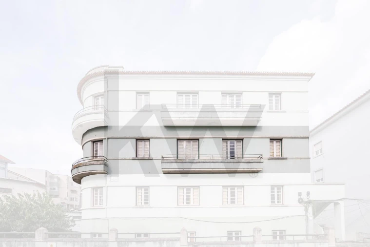 Apartamento T5 para Venda em Santo Antonio dos Olivais Foto 1