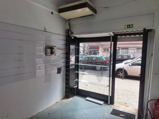 Loja para Arrendamento em Areeiro Foto 2