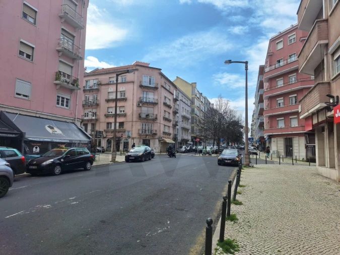 Loja para Arrendamento em Areeiro Foto 7