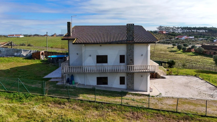 Moradia T4 para Venda em São Sebastião Foto 5