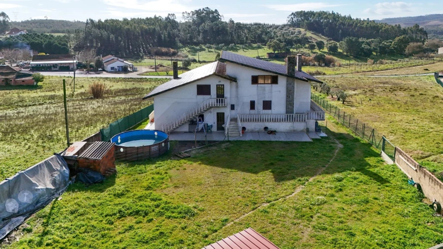 Moradia T4 para Venda em São Sebastião