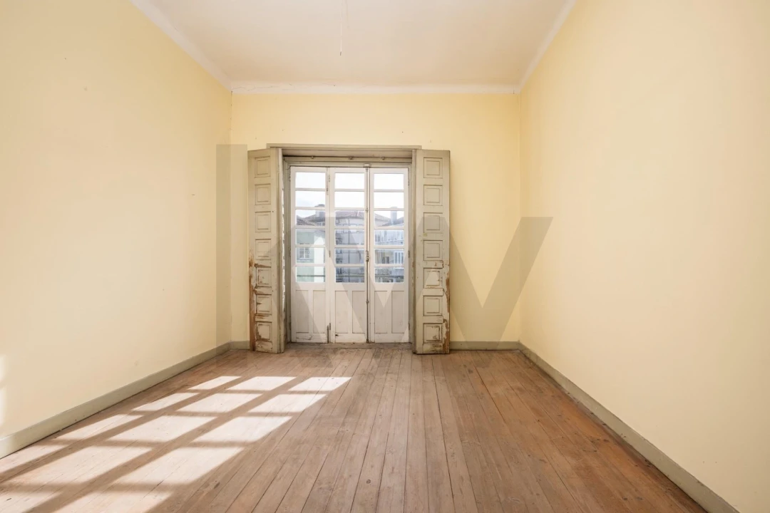 Apartamento T5 para Venda em Santo Antonio dos Olivais Foto 6