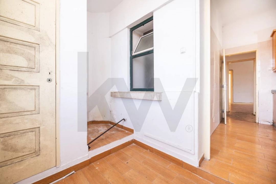 Apartamento T5 para Venda em Santo Antonio dos Olivais Foto 8