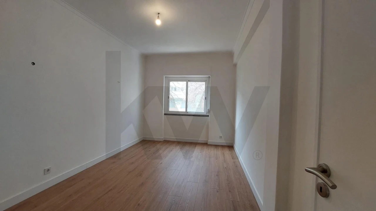 Apartamento T3 para Venda em Venteira Foto 4