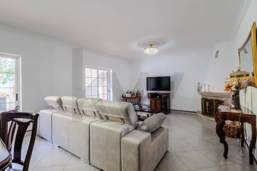 Moradia T4 para Venda em Seixal, Arrentela e Aldeia de Paio Pires Foto 12