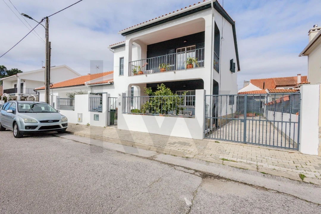 Moradia T4 para Venda em Seixal, Arrentela e Aldeia de Paio Pires Foto 1