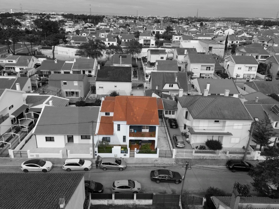 Moradia T4 para Venda em Seixal, Arrentela e Aldeia de Paio Pires Foto 68