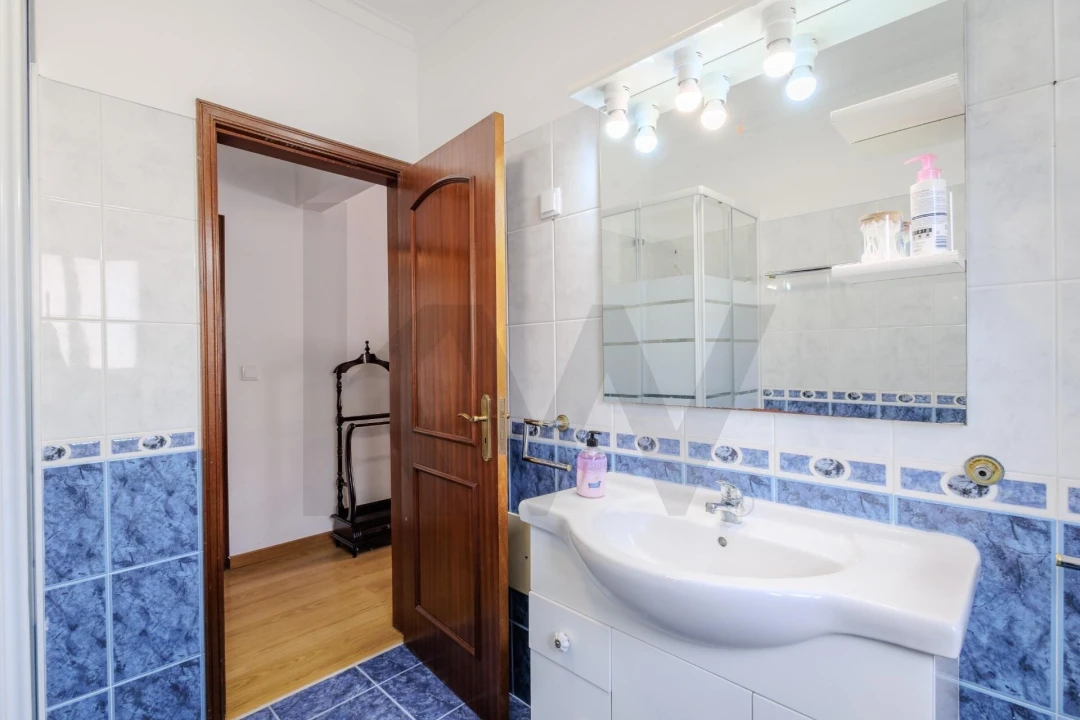 Moradia T4 para Venda em Seixal, Arrentela e Aldeia de Paio Pires Foto 48