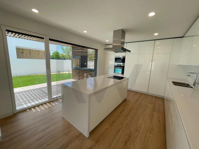 Moradia T4 para Arrendamento em Corroios Foto 12